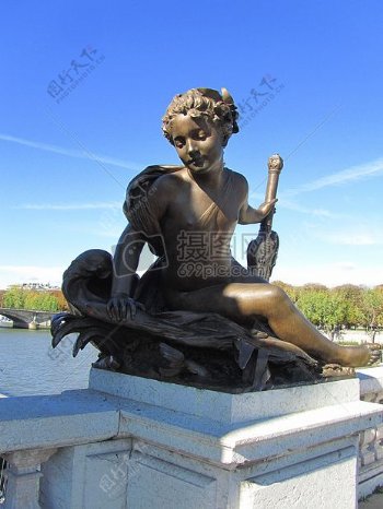 亚历山大三世桥上的雕像