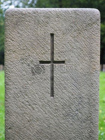 墓碑上的十字架