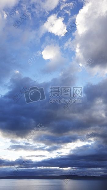 旅行云天空湖水纳木错西藏