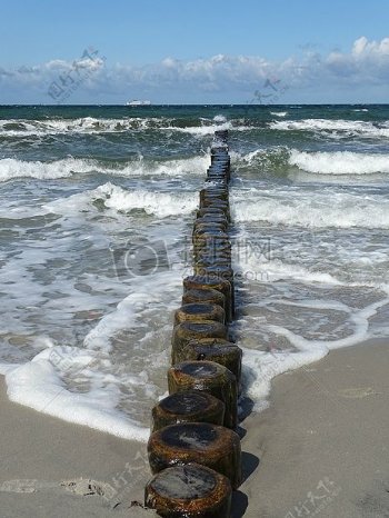 波罗的海海水海滩波坝木柱假期云海岸