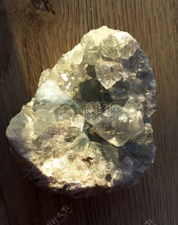 矿藏石英晶体