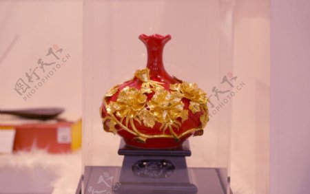 黄金装饰花瓶