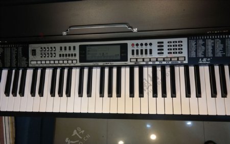 电子钢琴