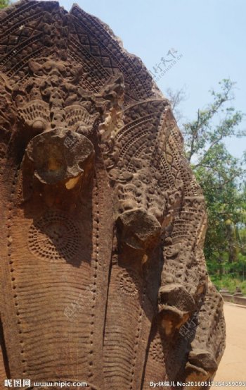 柬埔寨崩密列那伽塑像