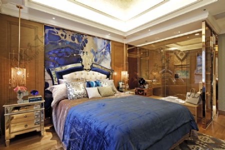 现代时尚卧室铜金色背景墙室内装修效果图