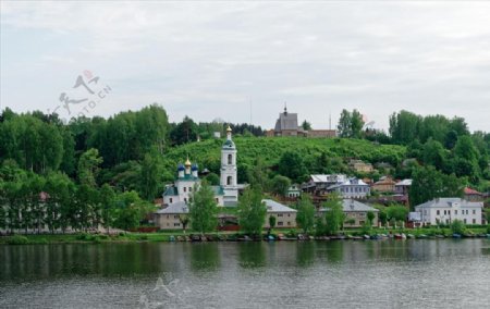 俄罗斯河流房屋教堂码头