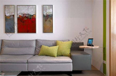 现代清新客厅灰色沙发室内装修效果图
