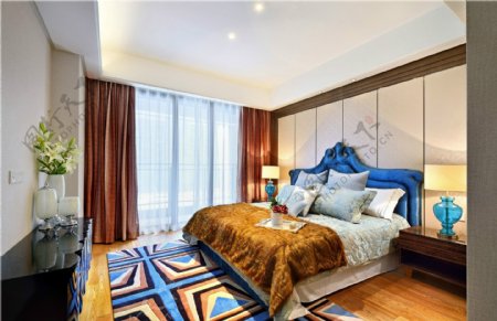 现代时尚卧室艳色条纹地毯室内装修效果图