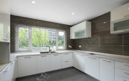 现代时尚厨房白色柜子室内装修效果图