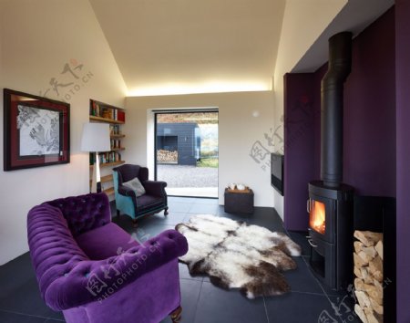 现代时尚客厅亮紫色沙发室内装修效果图