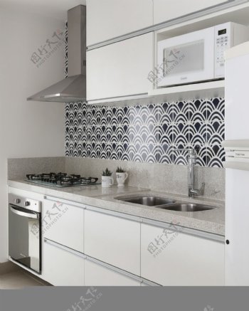 厨房白色橱柜装修效果图