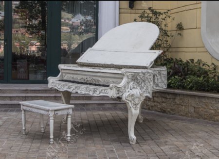 钢琴雕塑摄影