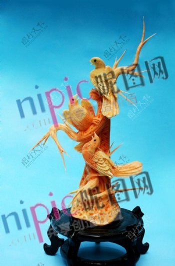 三雀鸣春食品雕刻艺术