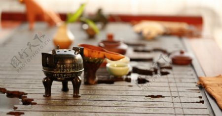 铜制香炉茶桌文化