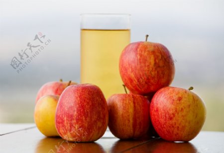 苹果和苹果汁