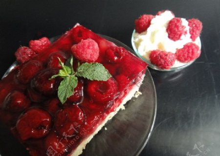 甜品树莓蛋糕