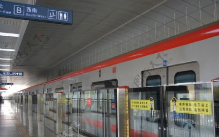 北京地铁站实拍