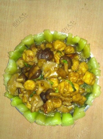 香菇豆泡油菜