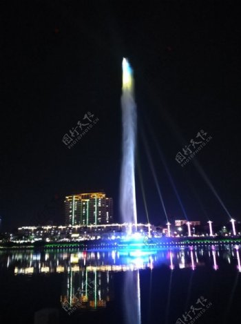 河源夜景新丰江音乐喷泉