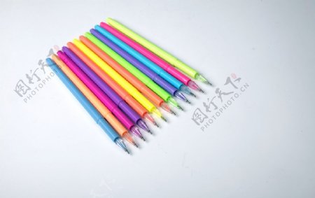 彩色中性笔