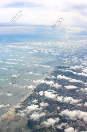 俯视白云海滩图