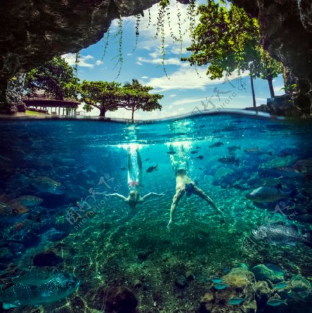 海岛洞穴潜水