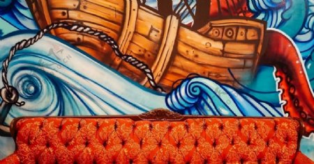 棕色船壁画橙色沙发