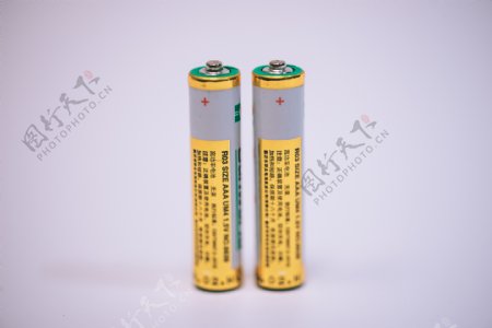 两节七号电池金属材质特写素材