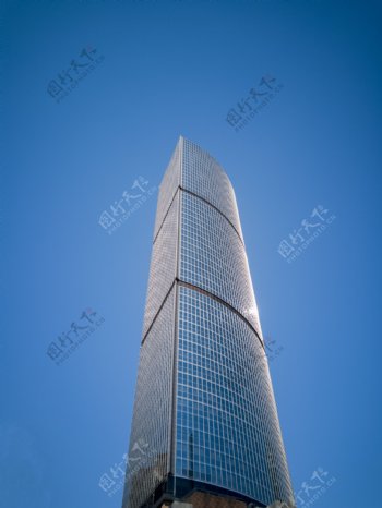 城市高楼圆弧形建筑