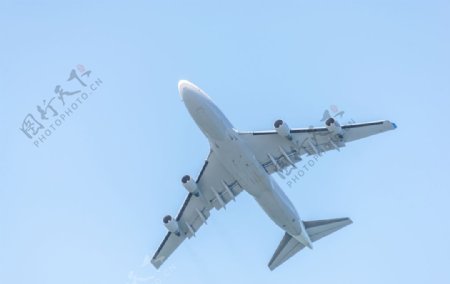 天空飞机