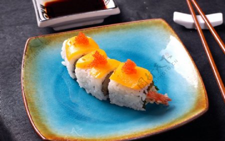 桃明虾卷寿司