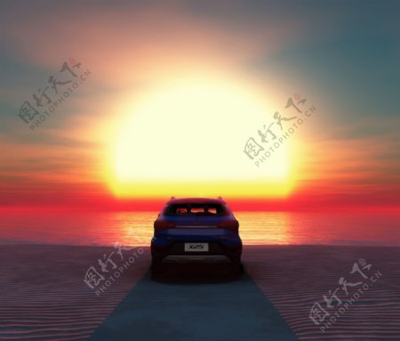 夕阳下大海边的汽车