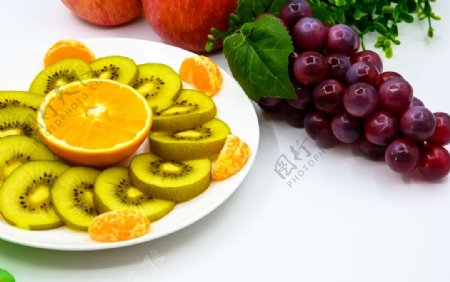 葡萄与水果拼盘