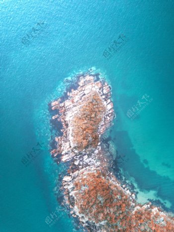 大海小岛地形海水风景