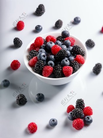 蓝莓草莓水果树莓新鲜水