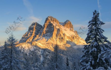 日照雪山