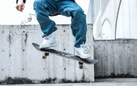 滑板少年比赛街头背景素材