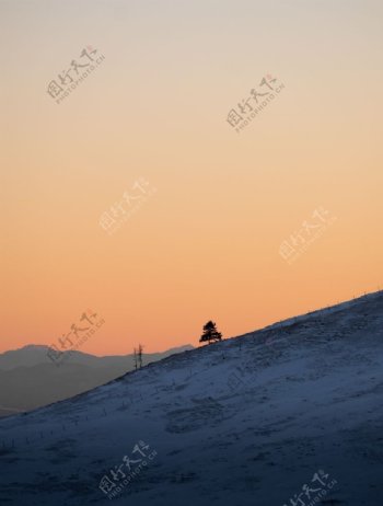 山峰黄昏日落自然风景背景素材