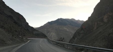 高原大山公路风景图片