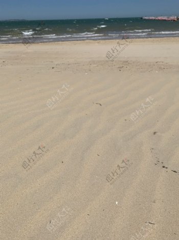 海边金沙滩图片