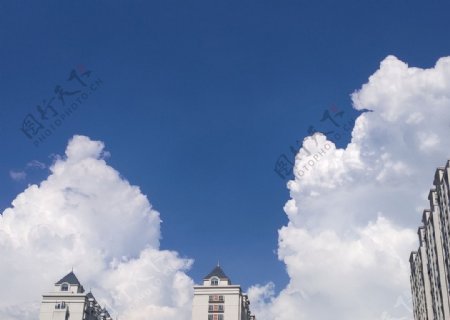 油画般的云朵图片