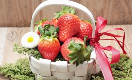 营养丰富的草莓图片