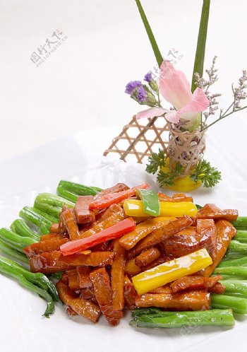 粤菜广东菜菜远松茸菌炒驼峰肉图片