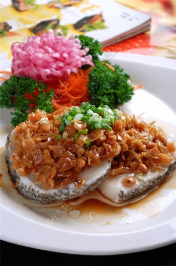 热东菜蒸鳕鱼图片