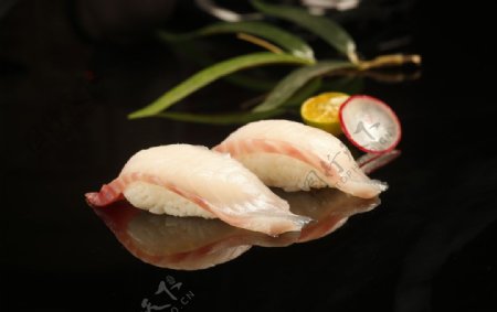 红章鱼手握寿司日料美食图片