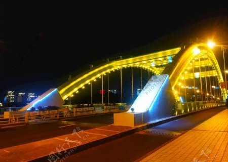 上海夜景霓虹灯桥图片
